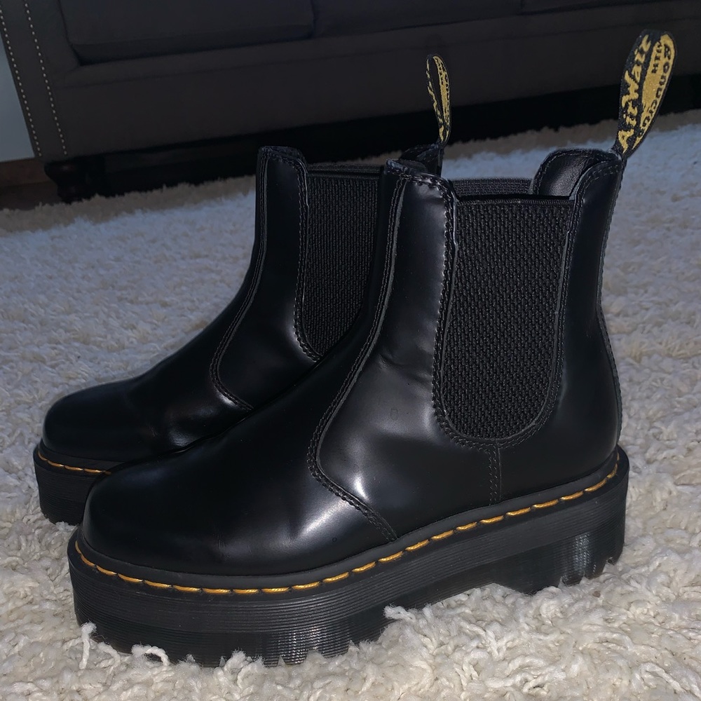 DR. MARTENS 2976 Quad Platform Black Womens Chelsea Boots SIZE 7